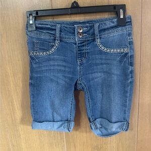 Mudd Girls  Med Washed Cuffed Denim Blue Jean Shorts Size 12